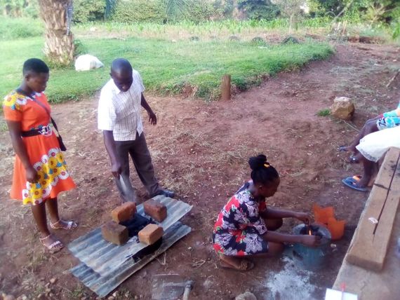 Women in Nakaseke practice baking bread without an oven, using skills learnt through internet research at Nakaseke Public Library Women in Nakaseke practise baking bread without an oven, using skills learnt through internet research at Nakaseke Public Library.