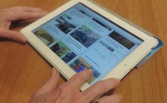 Young writers and artists can create and upload content and read GKR Magazin using desktop, laptop and tablet computers, and smart phones. Tablet computer with the magazine's home page.